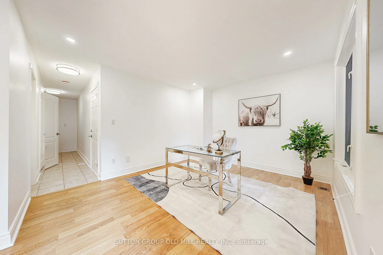 29, Yachters, Mimico, Toronto