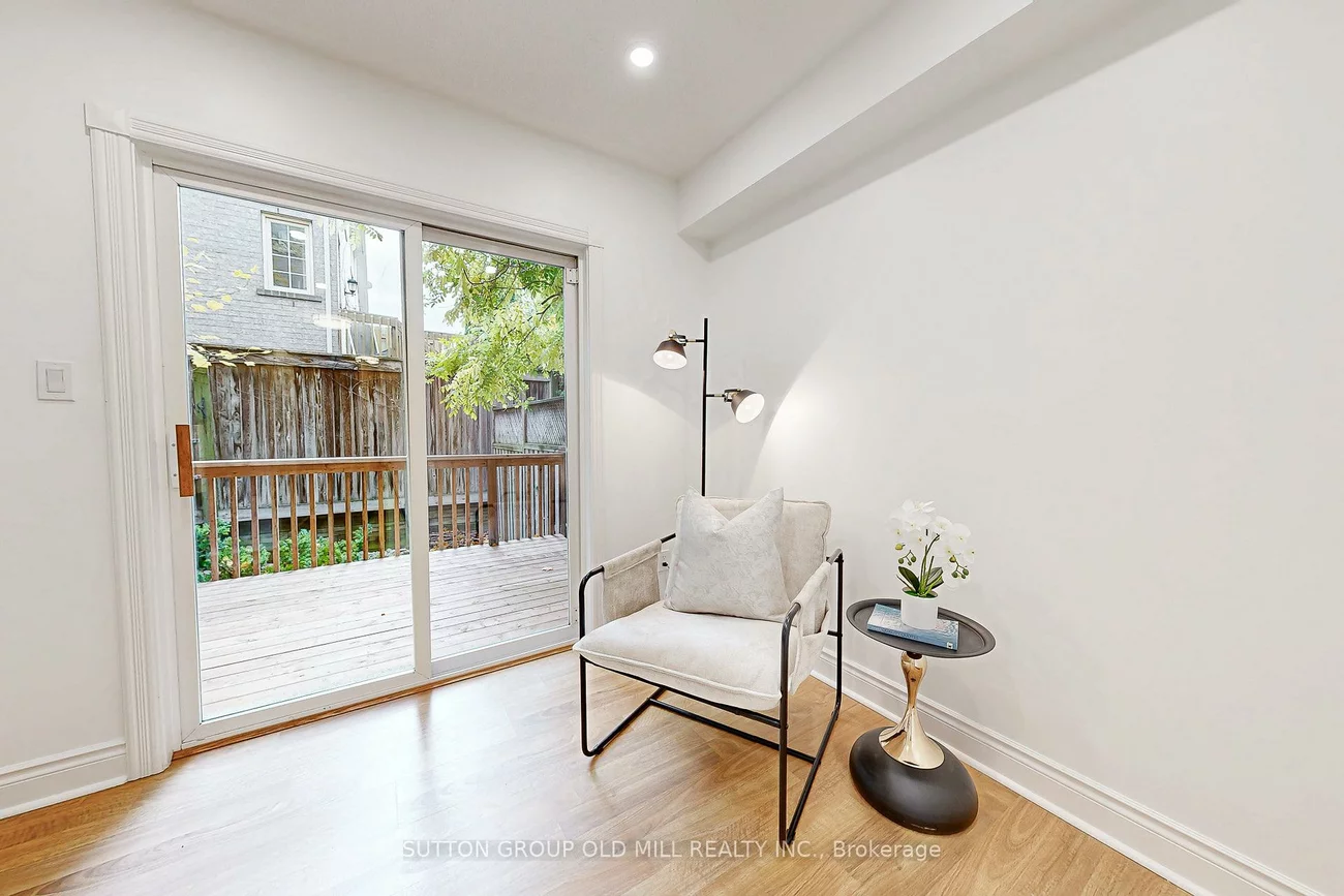 29, Yachters, Mimico, Toronto