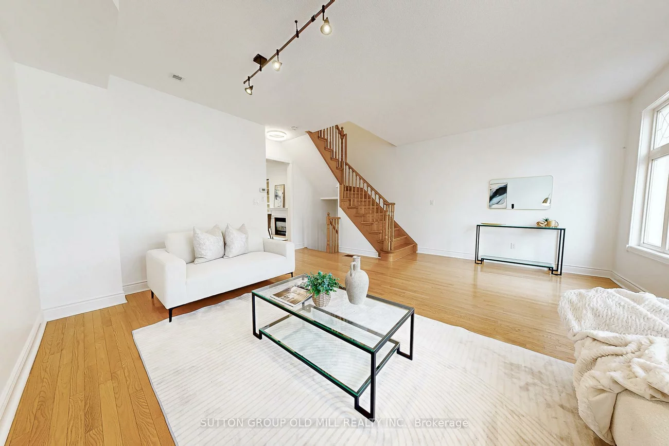 29, Yachters, Mimico, Toronto