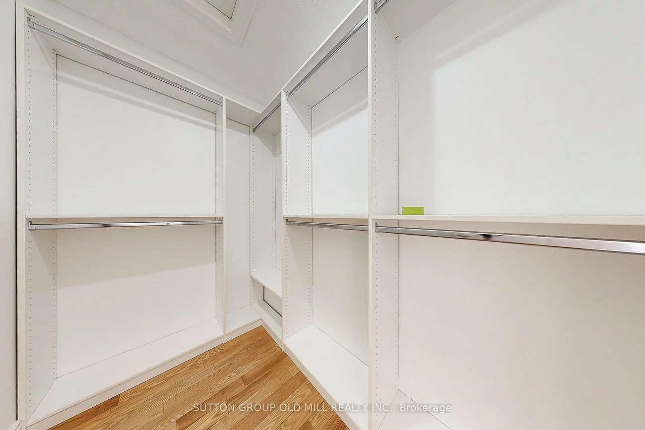 29, Yachters, Mimico, Toronto