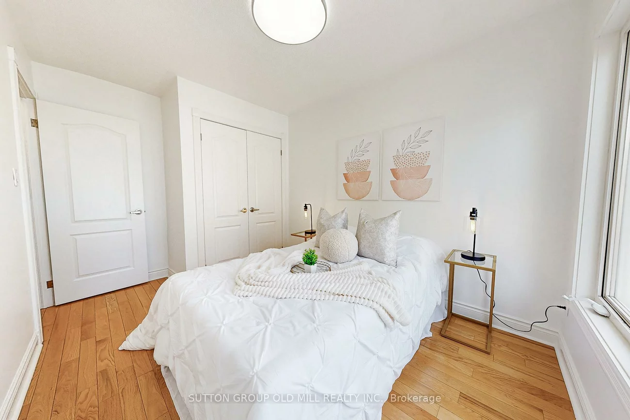 29, Yachters, Mimico, Toronto