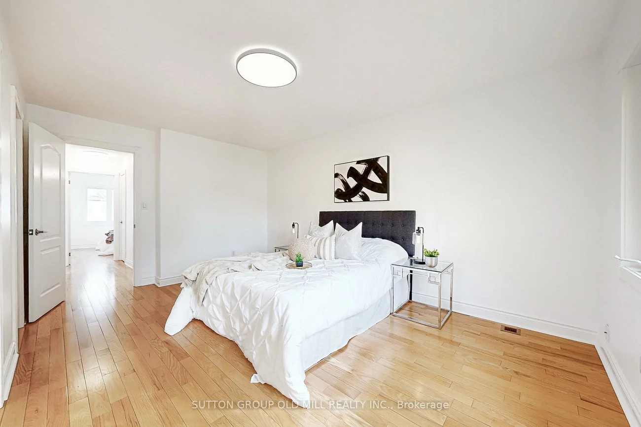 29, Yachters, Mimico, Toronto