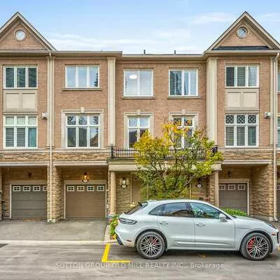 29, Yachters, Mimico, Toronto