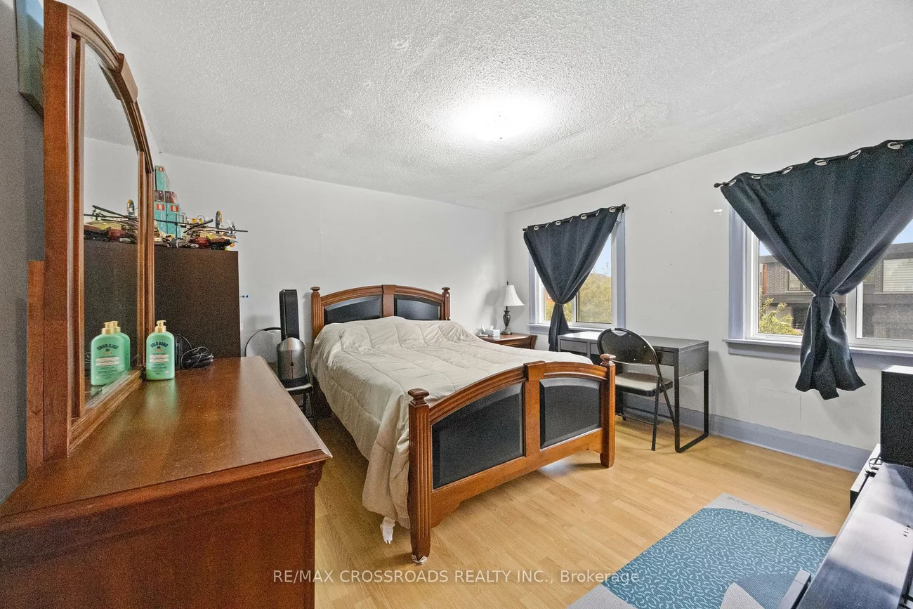 13, Homeview, Rockcliffe-Smythe, Toronto