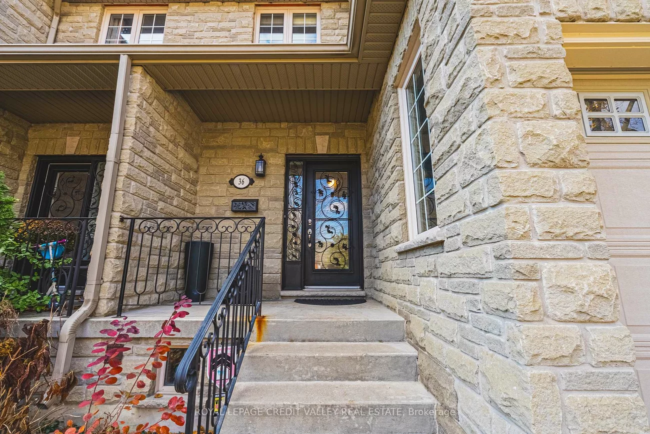 36, Lunness, Alderwood, Toronto