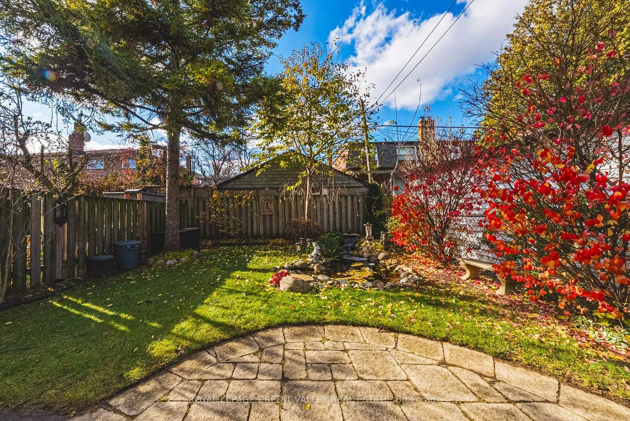 36, Lunness, Alderwood, Toronto