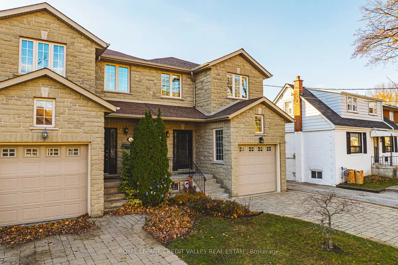 36, Lunness, Alderwood, Toronto