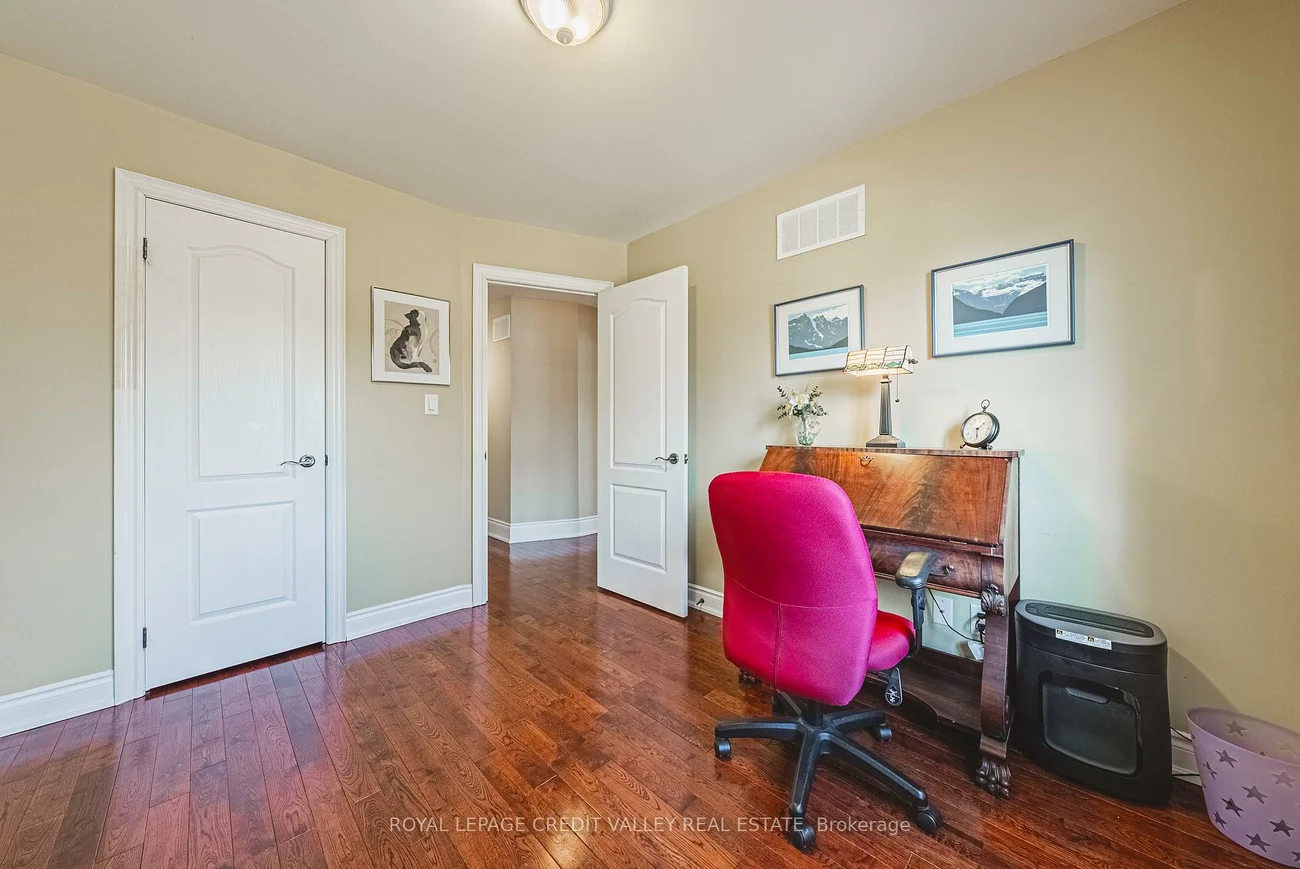 36, Lunness, Alderwood, Toronto