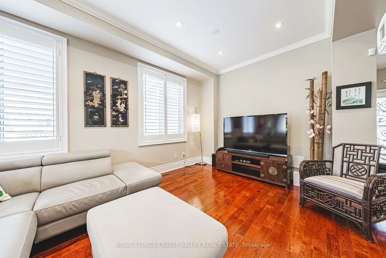 36, Lunness, Alderwood, Toronto