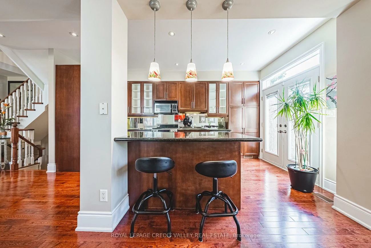 36, Lunness, Alderwood, Toronto