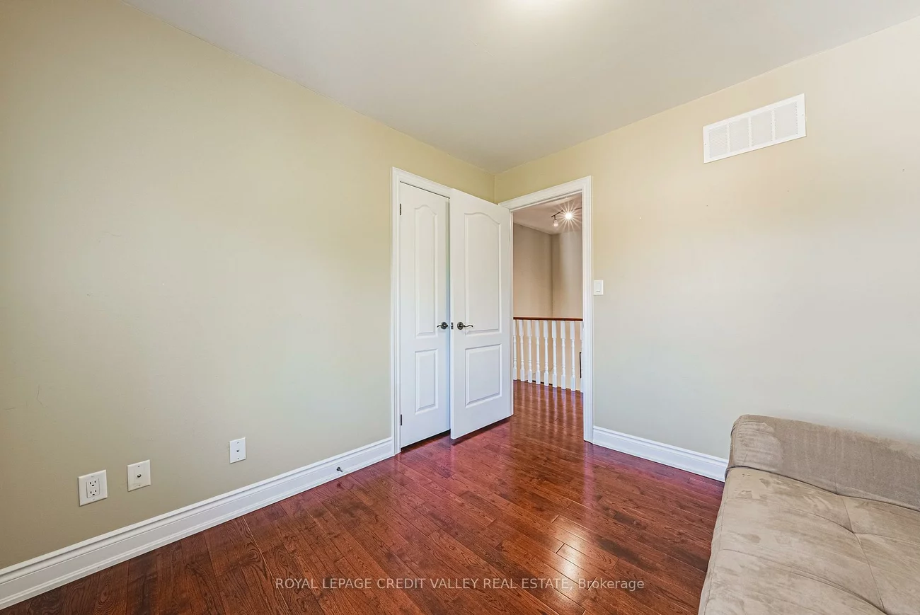 36, Lunness, Alderwood, Toronto