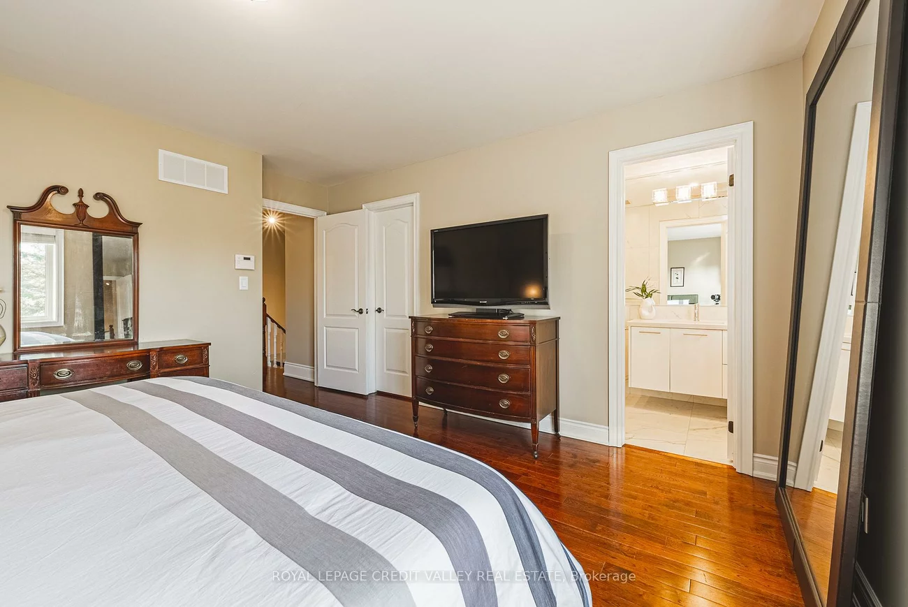 36, Lunness, Alderwood, Toronto