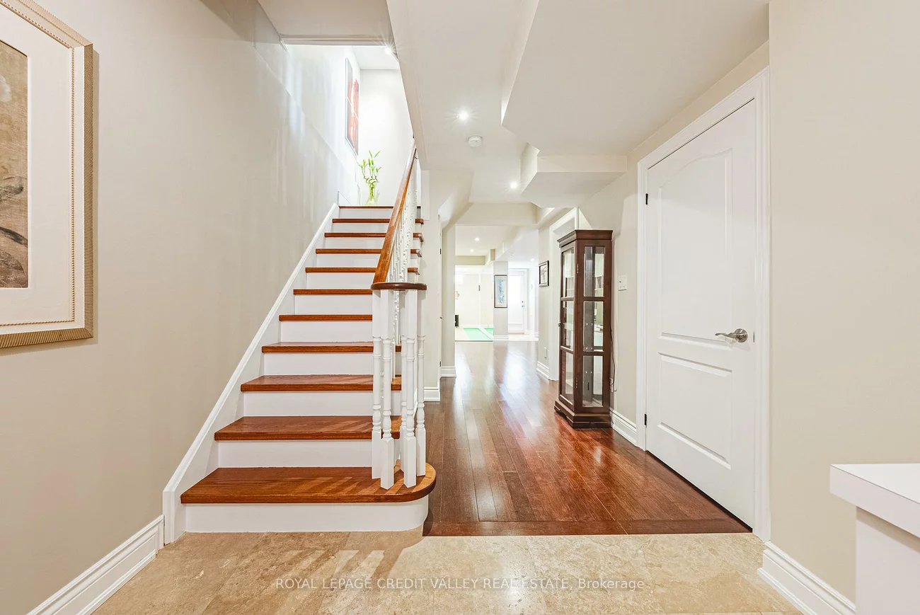 36, Lunness, Alderwood, Toronto