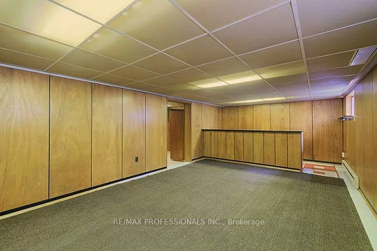 32, Northampton, Islington-City Centre West, Toronto