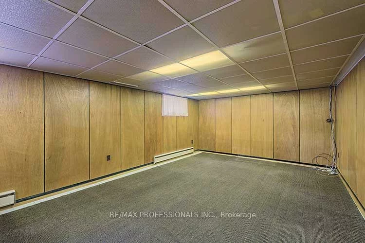 32, Northampton, Islington-City Centre West, Toronto