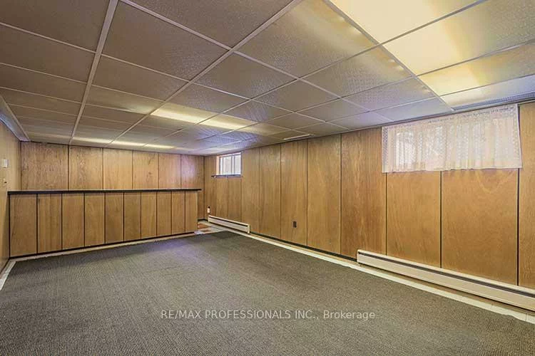 32, Northampton, Islington-City Centre West, Toronto