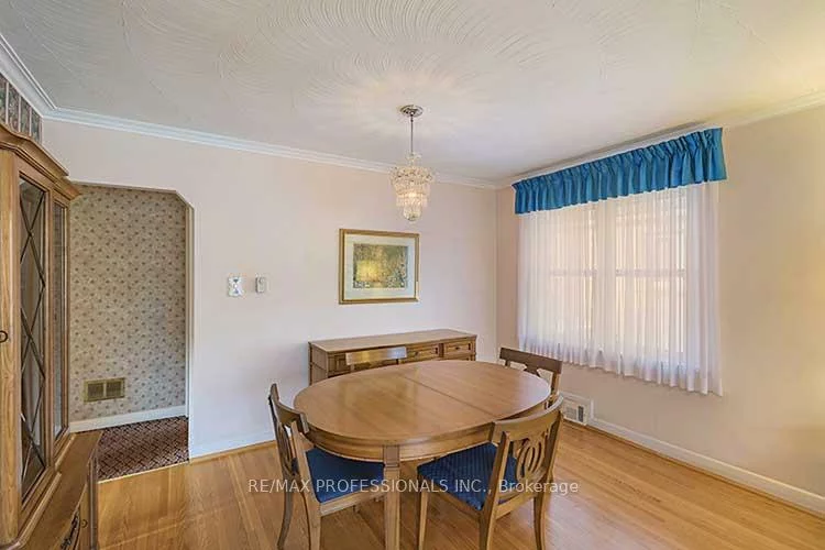 32, Northampton, Islington-City Centre West, Toronto