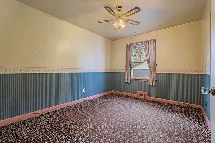 32, Northampton, Islington-City Centre West, Toronto