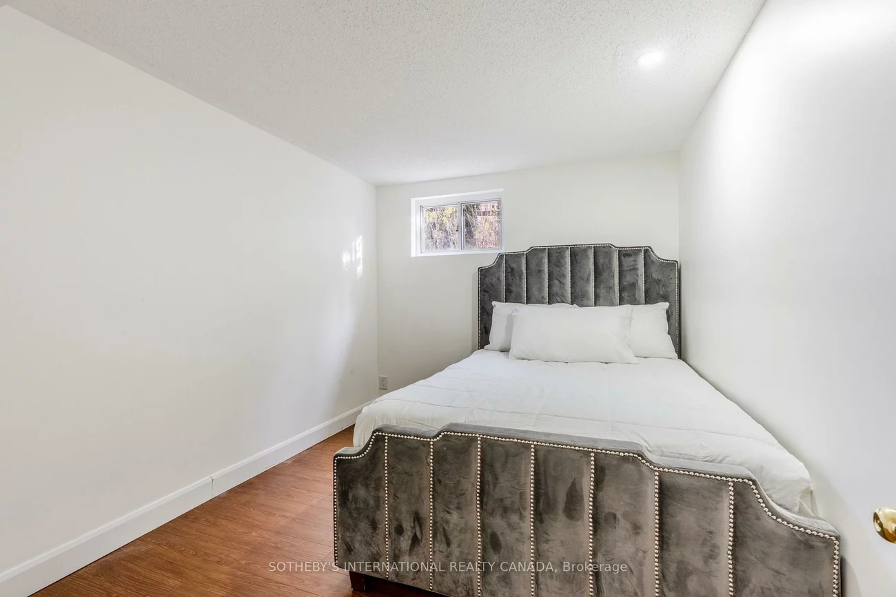 11, Buckhorn, Thistletown-Beaumonde Heights, Toronto