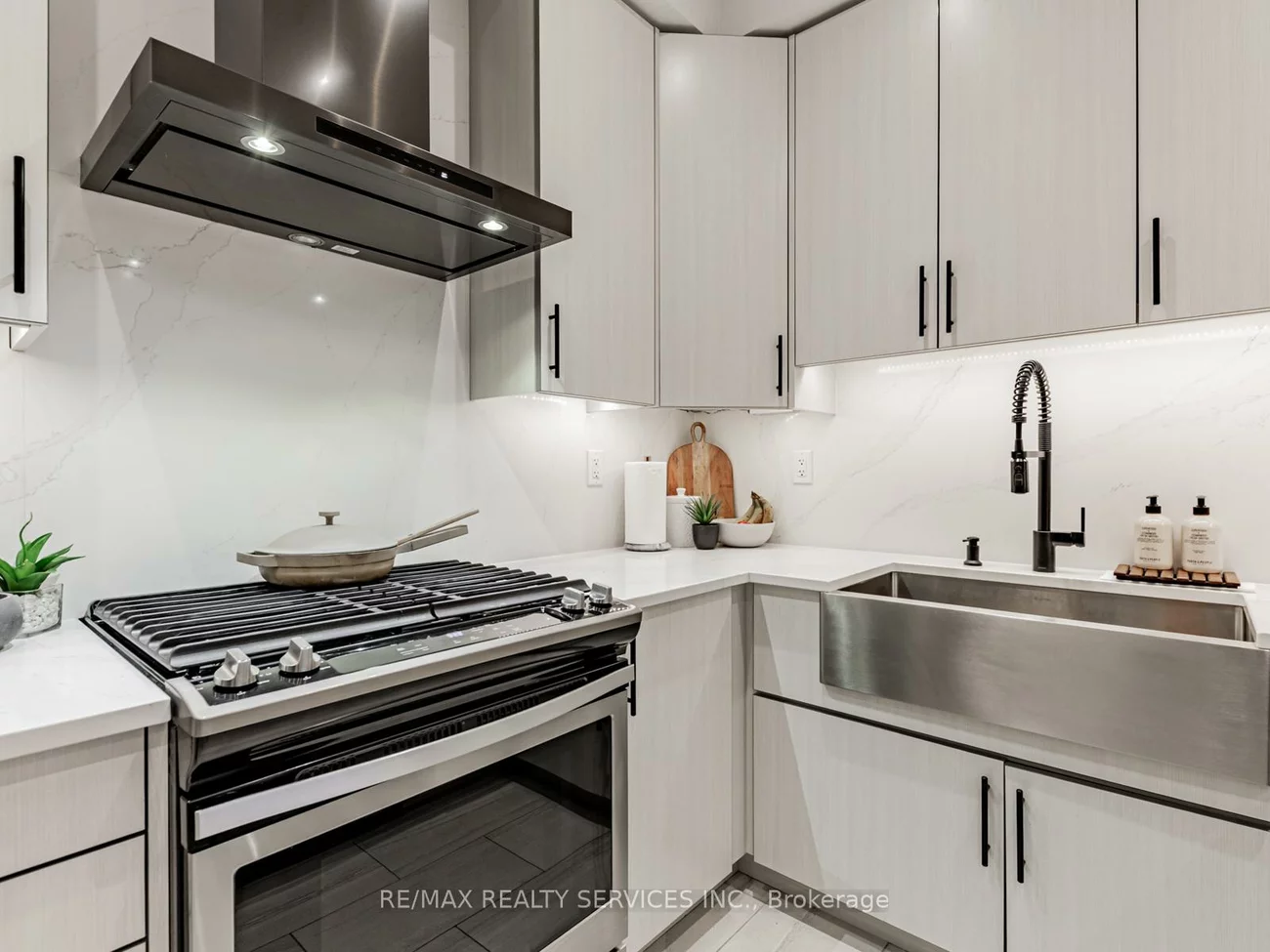 71, Elder, Long Branch, Toronto