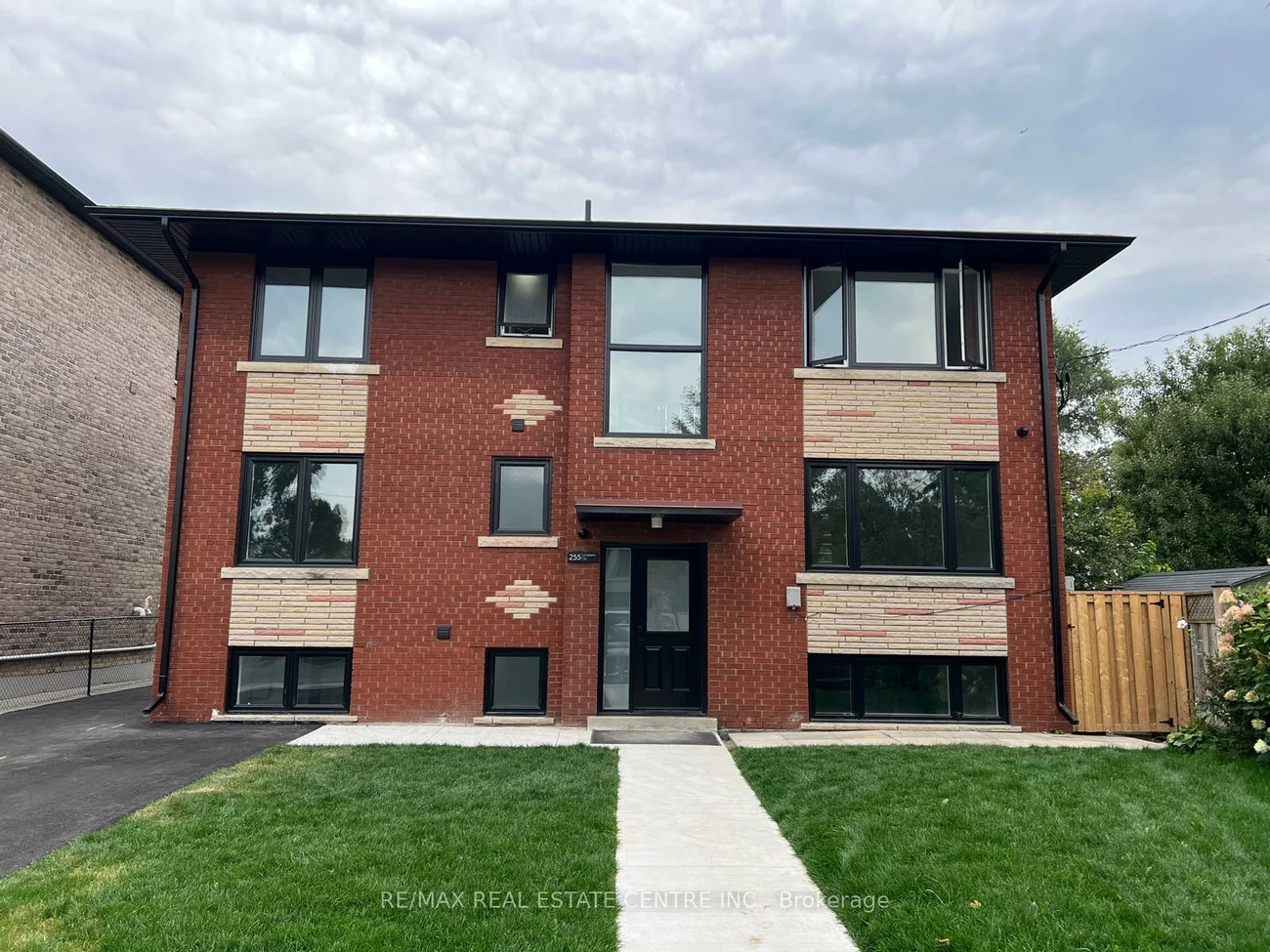 255, Gamma, Alderwood, Toronto