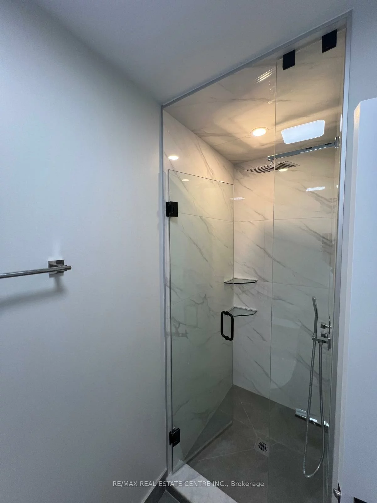 255, Gamma, Alderwood, Toronto