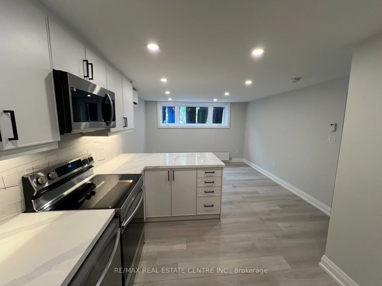 255, Gamma, Alderwood, Toronto