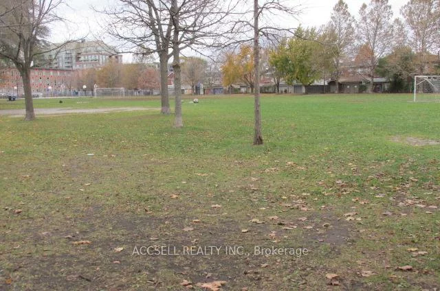 5, Gillespie, Weston-Pellam Park, Toronto