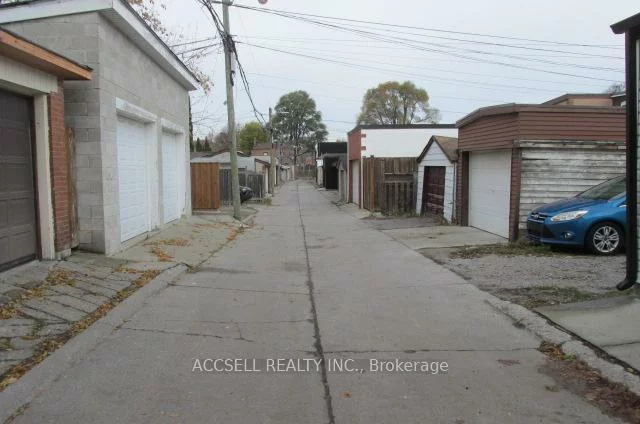 5, Gillespie, Weston-Pellam Park, Toronto