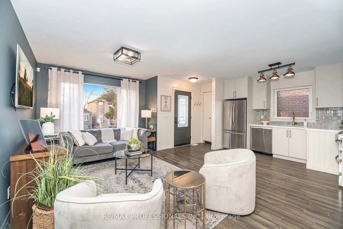 77, Grandville, Rockcliffe-Smythe, Toronto