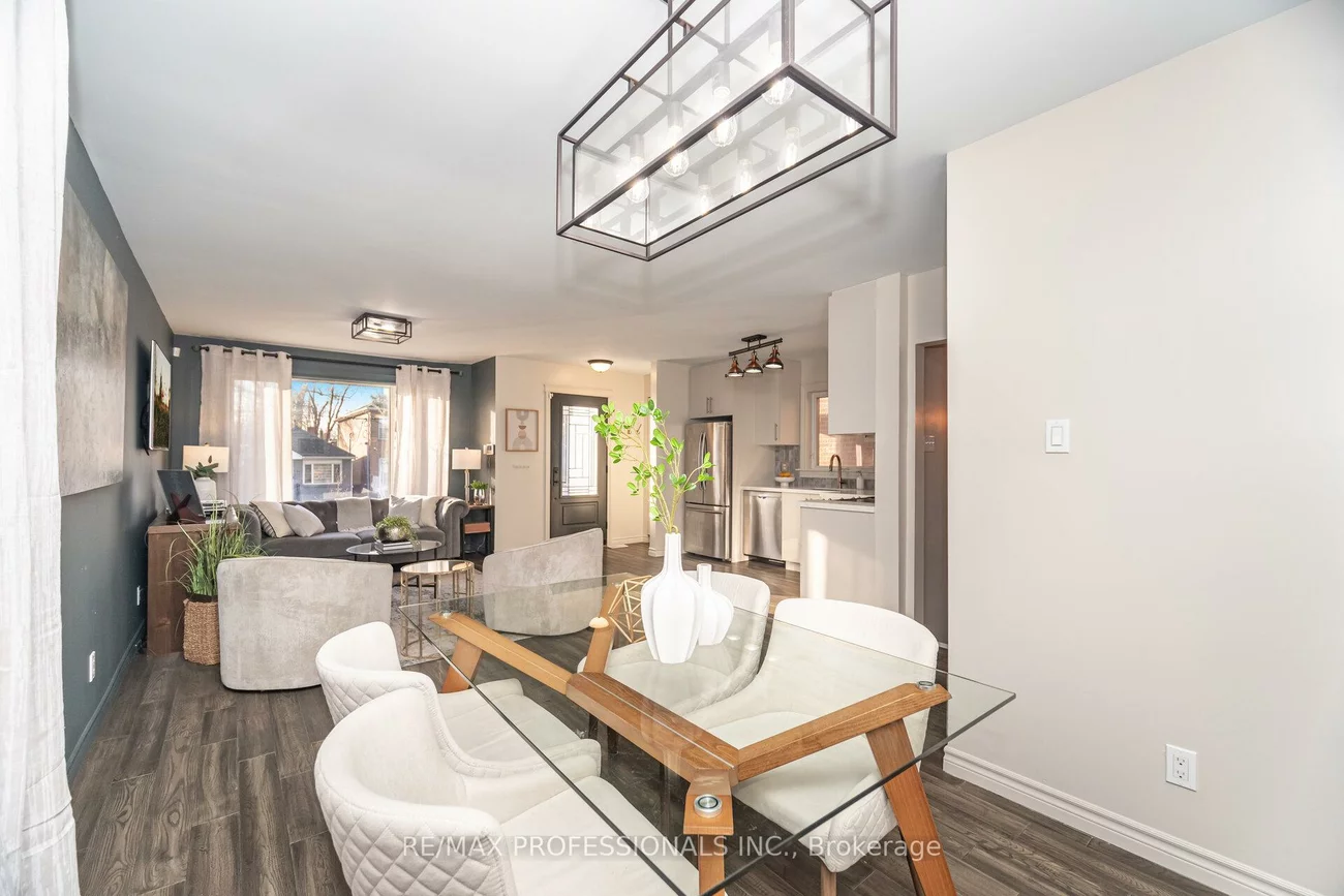 77, Grandville, Rockcliffe-Smythe, Toronto