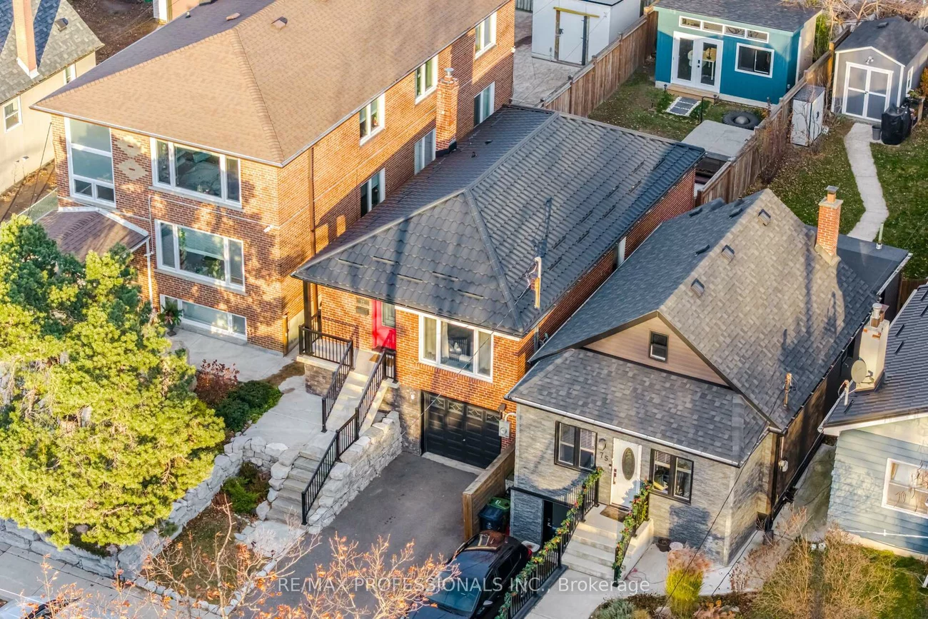 77, Grandville, Rockcliffe-Smythe, Toronto
