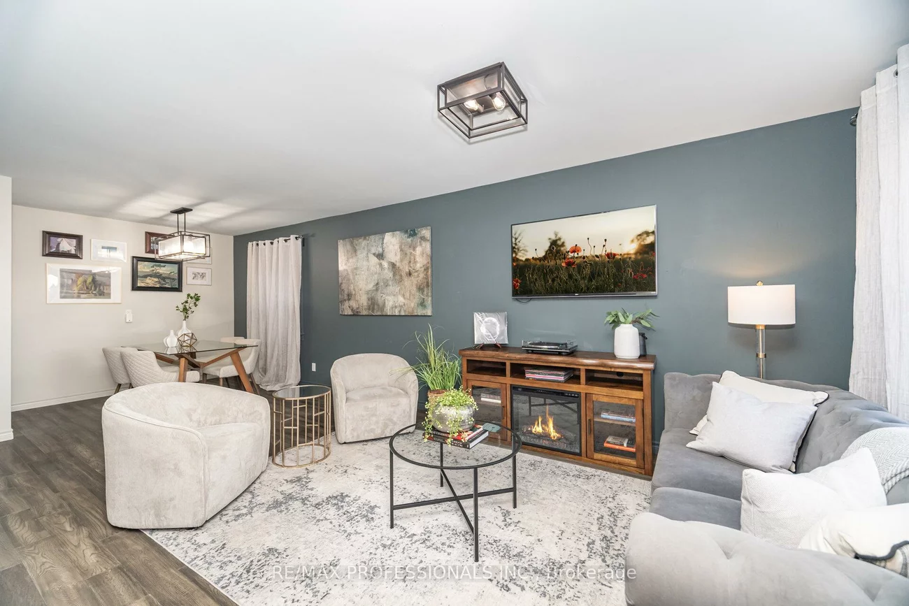 77, Grandville, Rockcliffe-Smythe, Toronto