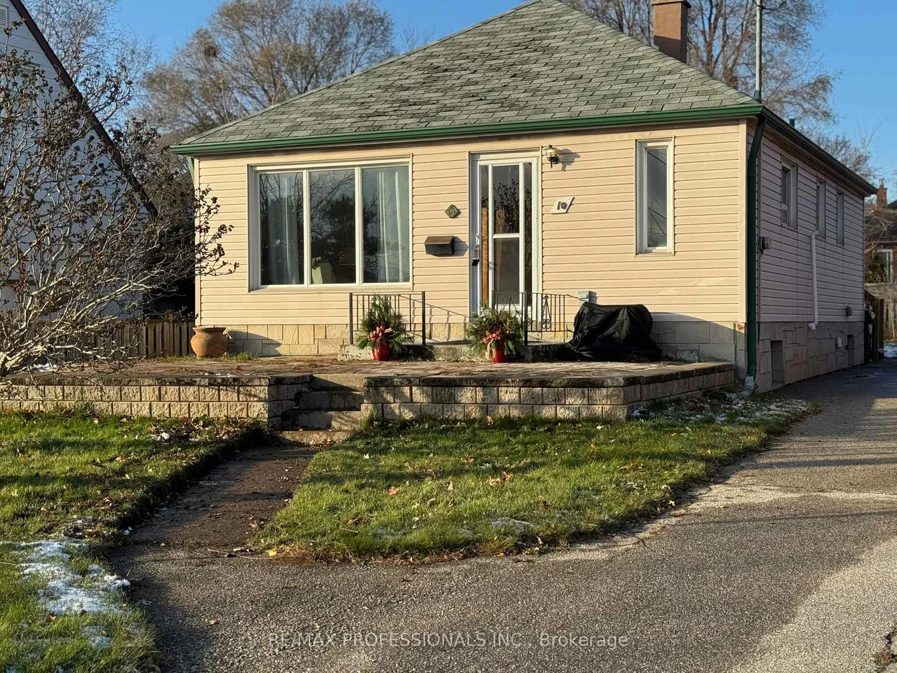 10, Avalon, Alderwood, Toronto