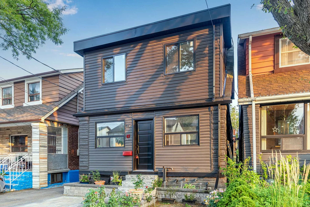 47, Mahoney, Mount Dennis, Toronto