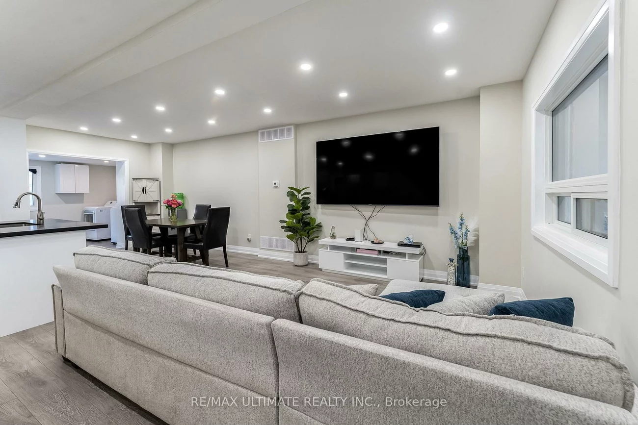 47, Mahoney, Mount Dennis, Toronto