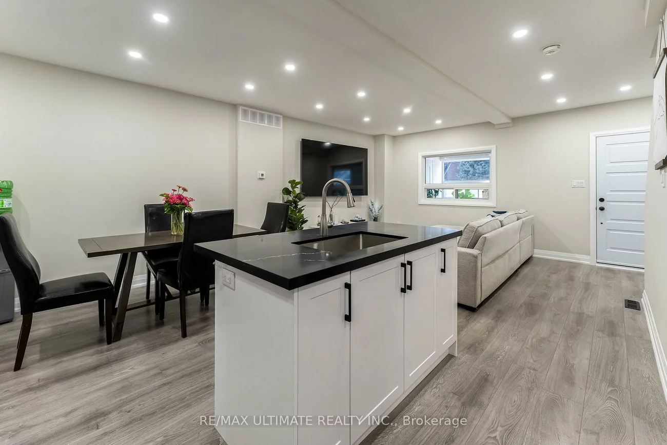 47, Mahoney, Mount Dennis, Toronto