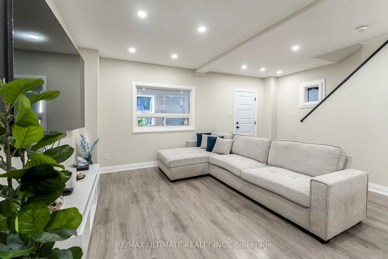 47, Mahoney, Mount Dennis, Toronto