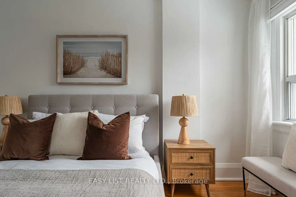 44, Parkdale, High Park-Swansea, Toronto