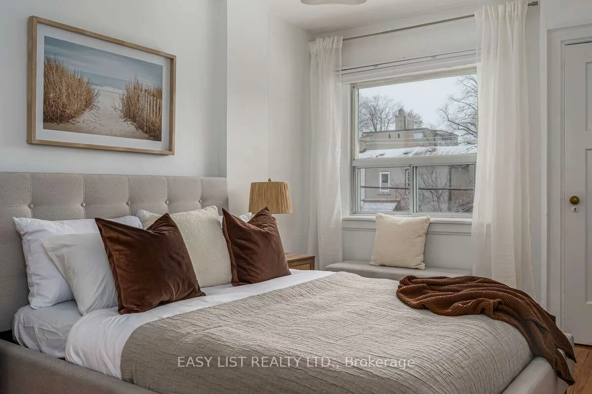 44, Parkdale, High Park-Swansea, Toronto