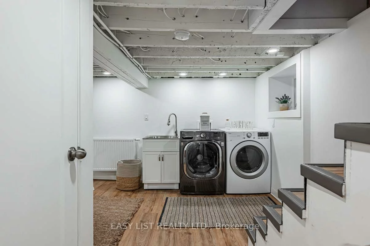 44, Parkdale, High Park-Swansea, Toronto