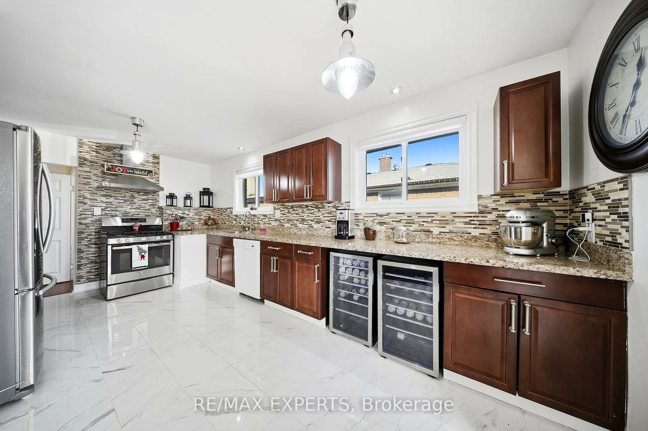 16, Navenby, Humber Summit, Toronto