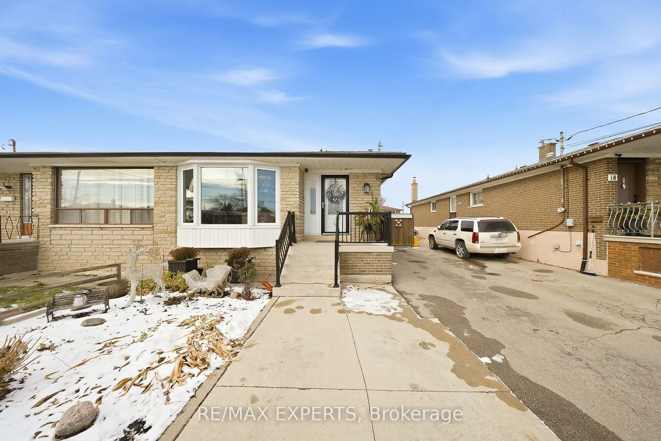 16, Navenby, Humber Summit, Toronto