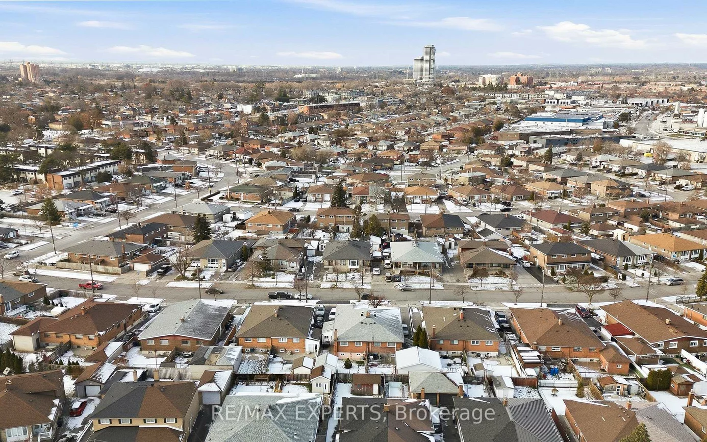 16, Navenby, Humber Summit, Toronto