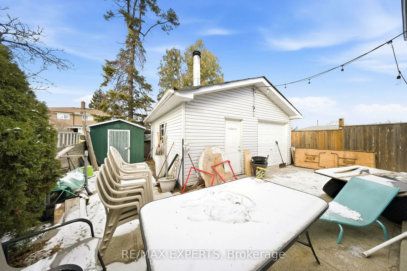 16, Navenby, Humber Summit, Toronto