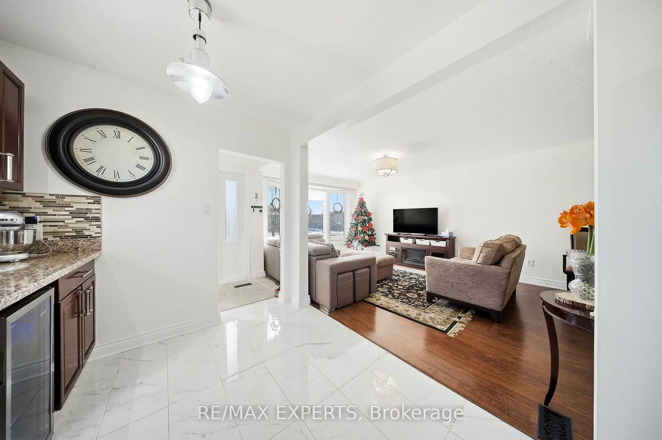 16, Navenby, Humber Summit, Toronto