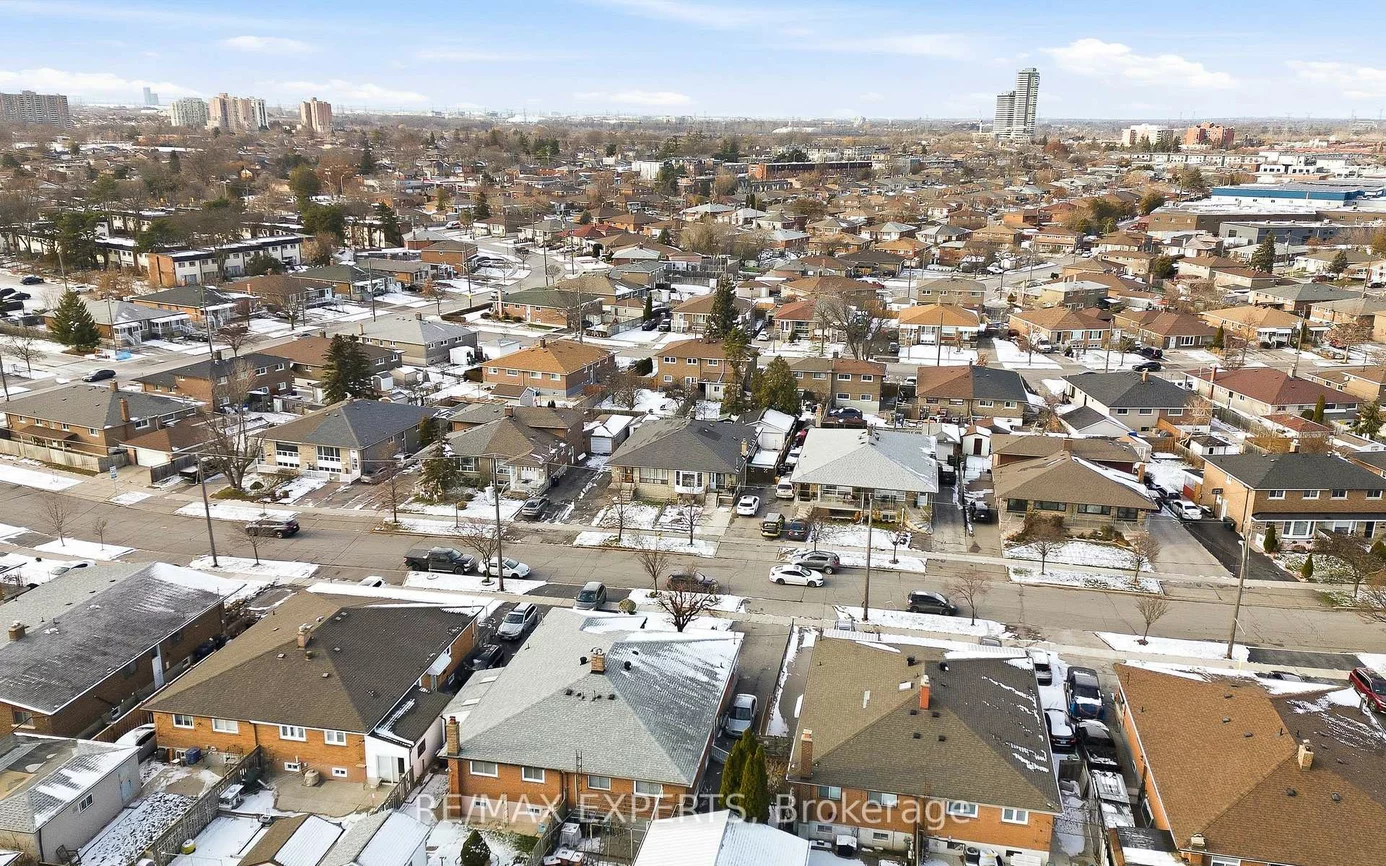 16, Navenby, Humber Summit, Toronto