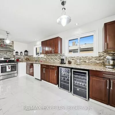 16, Navenby, Humber Summit, Toronto