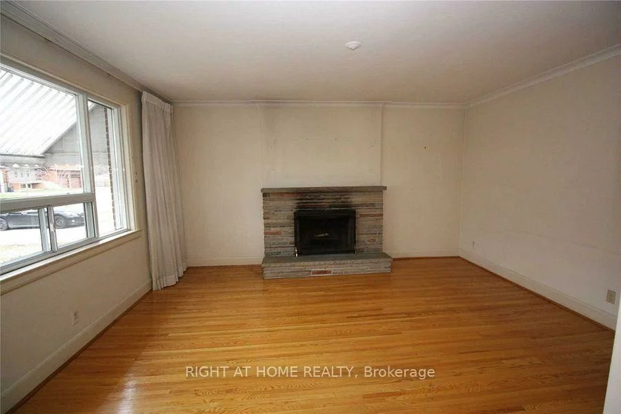 123, Ashbourne, Islington-City Centre West, Toronto