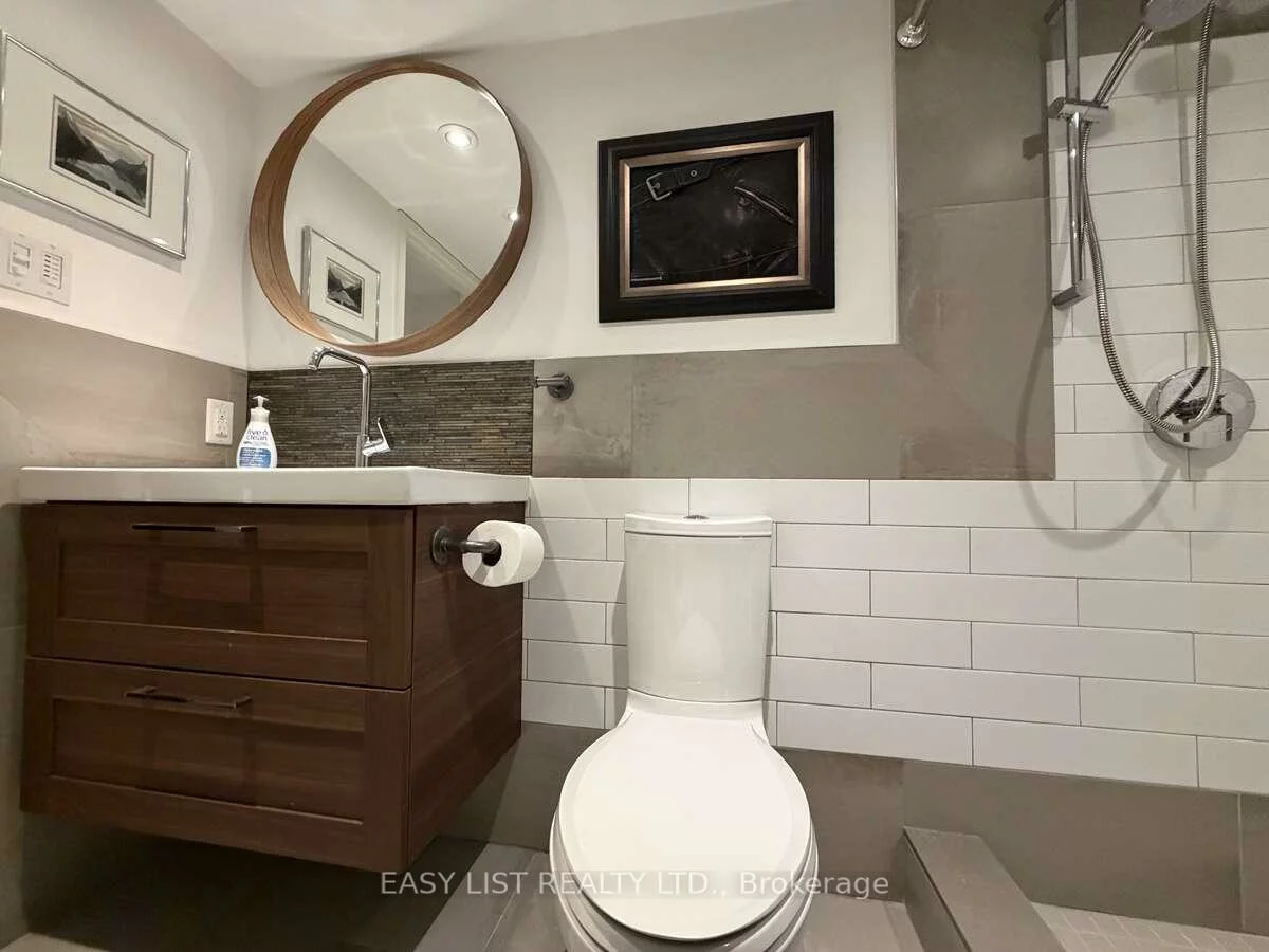 76, Dunn, South Parkdale, Toronto